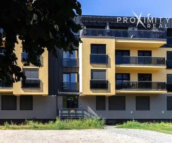Residence Mestsky park - 3 rooms apartment, fully furnished, garage parking, Immediately free