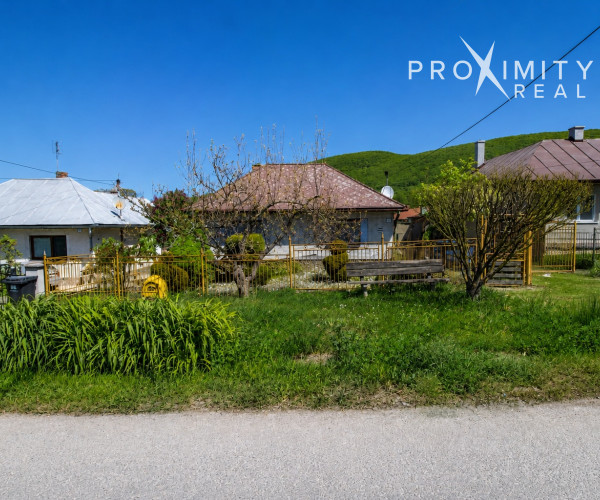 Rodinný dom s pozemkom 1 846 m² a skvelým potenciálom - Skároš