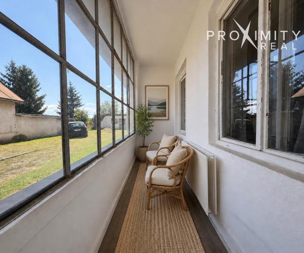 Veľký pozemok 3 338 m² s domom v obci Perín-Chym