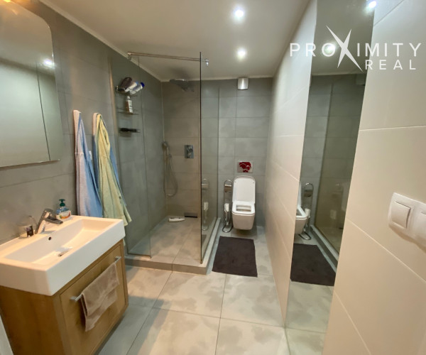 Exkluzívny byt (170 m2) v centre mesta s vlastným výťahom a 2xparkovaním